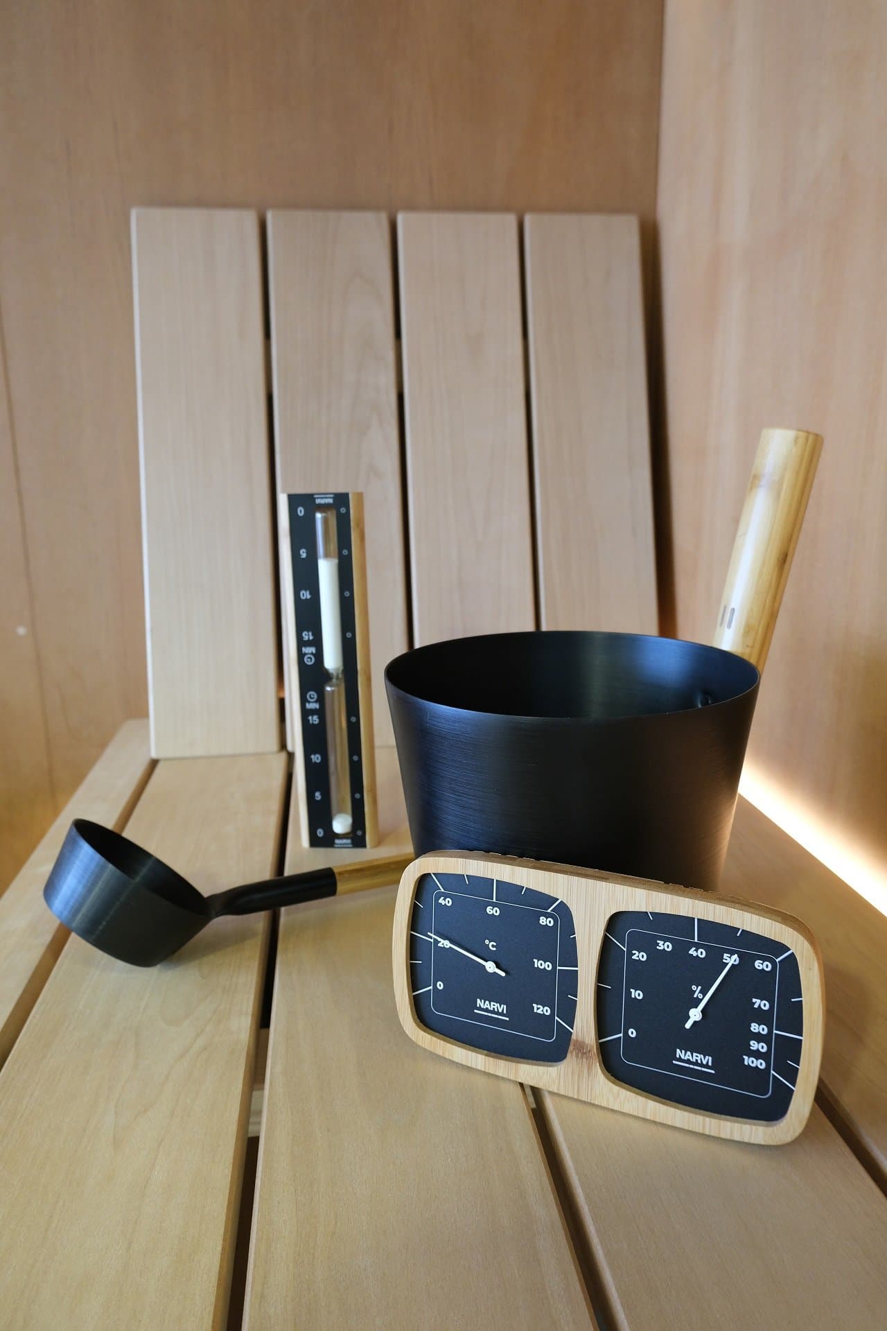 showroomzwartsaunahoog_ac3f88bc-c9e6-4560-96c6-4015307169b7.jpg