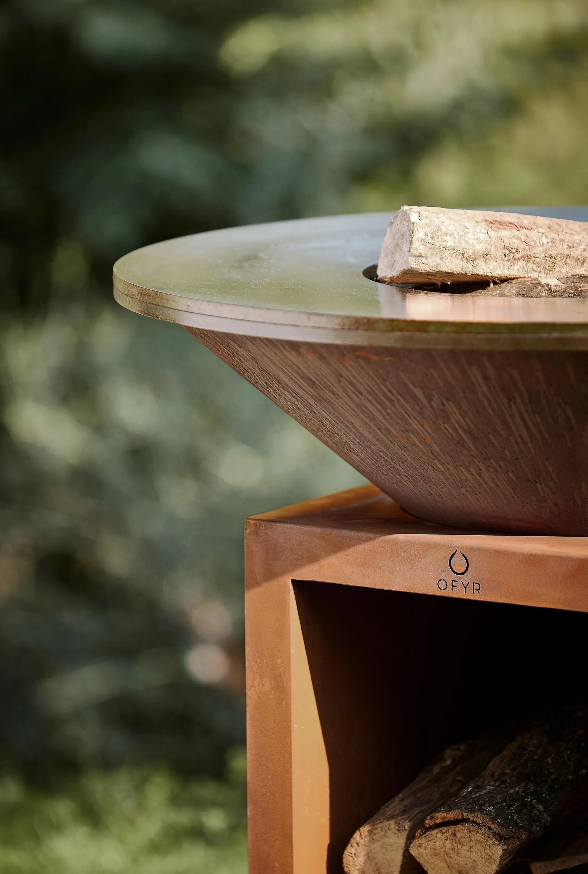 ofyr-storage-cortenstaal-barbecue-4.webp