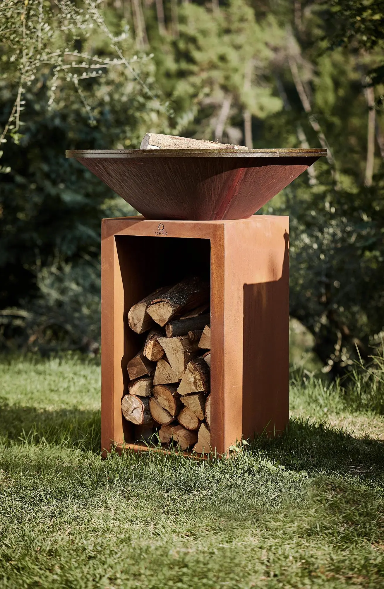ofyr-storage-cortenstaal-barbecue-5.webp