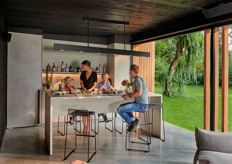beemminiflatpoolhousepeople2-1.jpg