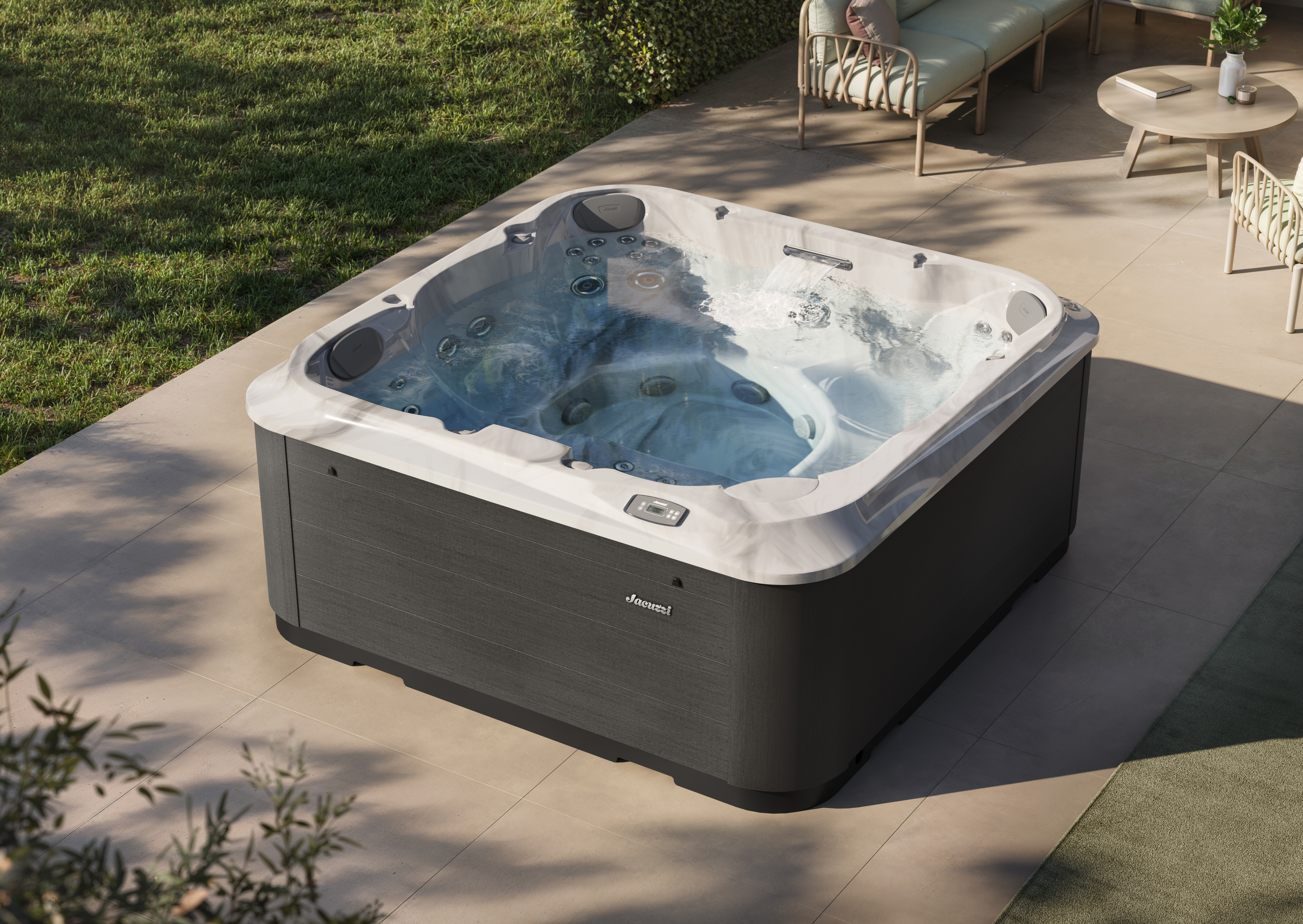 jacuzzi-spa-j-201-lifestyle-day.jpg
