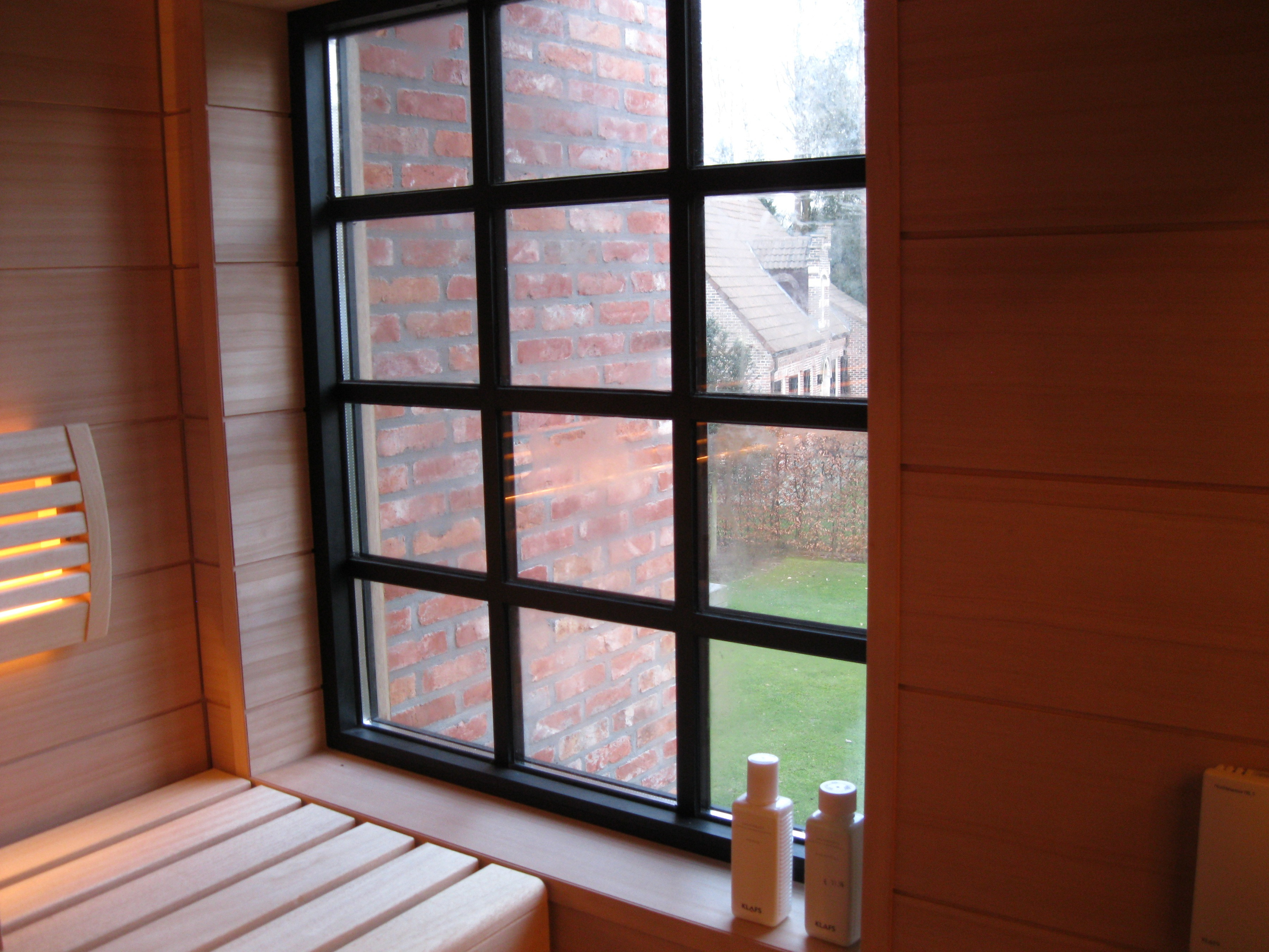sauna-met-raam-naar-buiten-kijken-op-maat.jpg