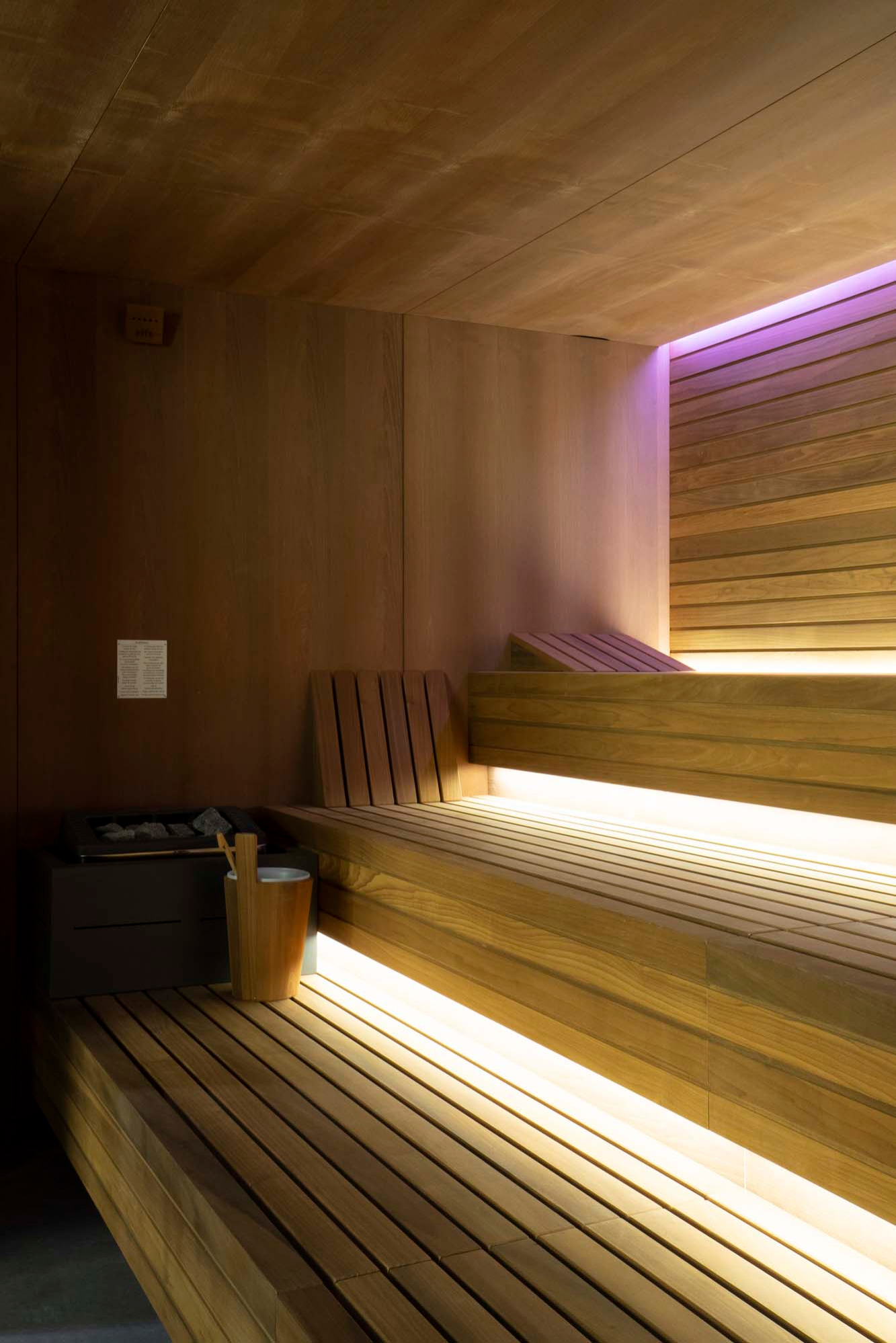 sauna-stoomdouche-hamam-binnen-interieur-hanolux-turnhout-antwerpen-op-maat-4.jpg