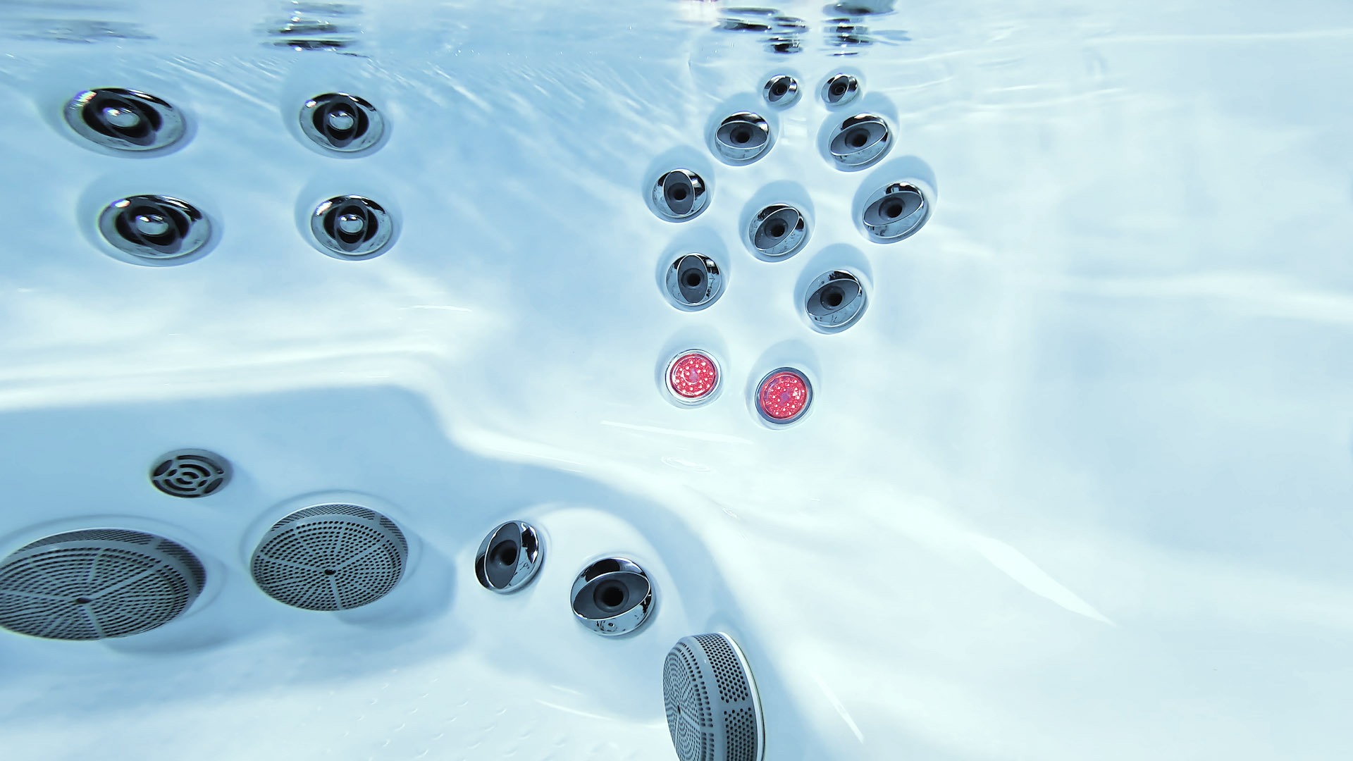 jacuzzi-spa-j-lx-features-ir-therapy-jets-off-lights-on.jpg