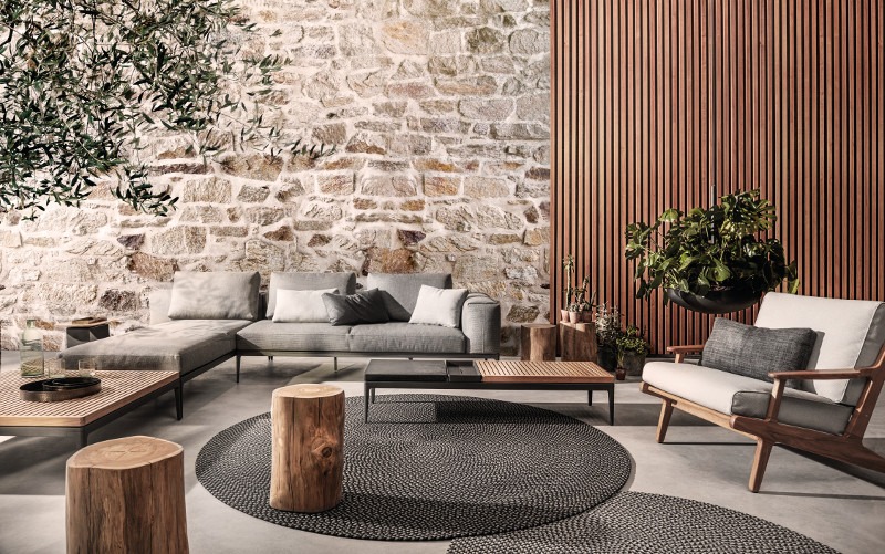 gloster-tuinmeubelen-lounge-tafel-stoel-tapijt-buiten-outdoor-tuinmeubels-3.jpg