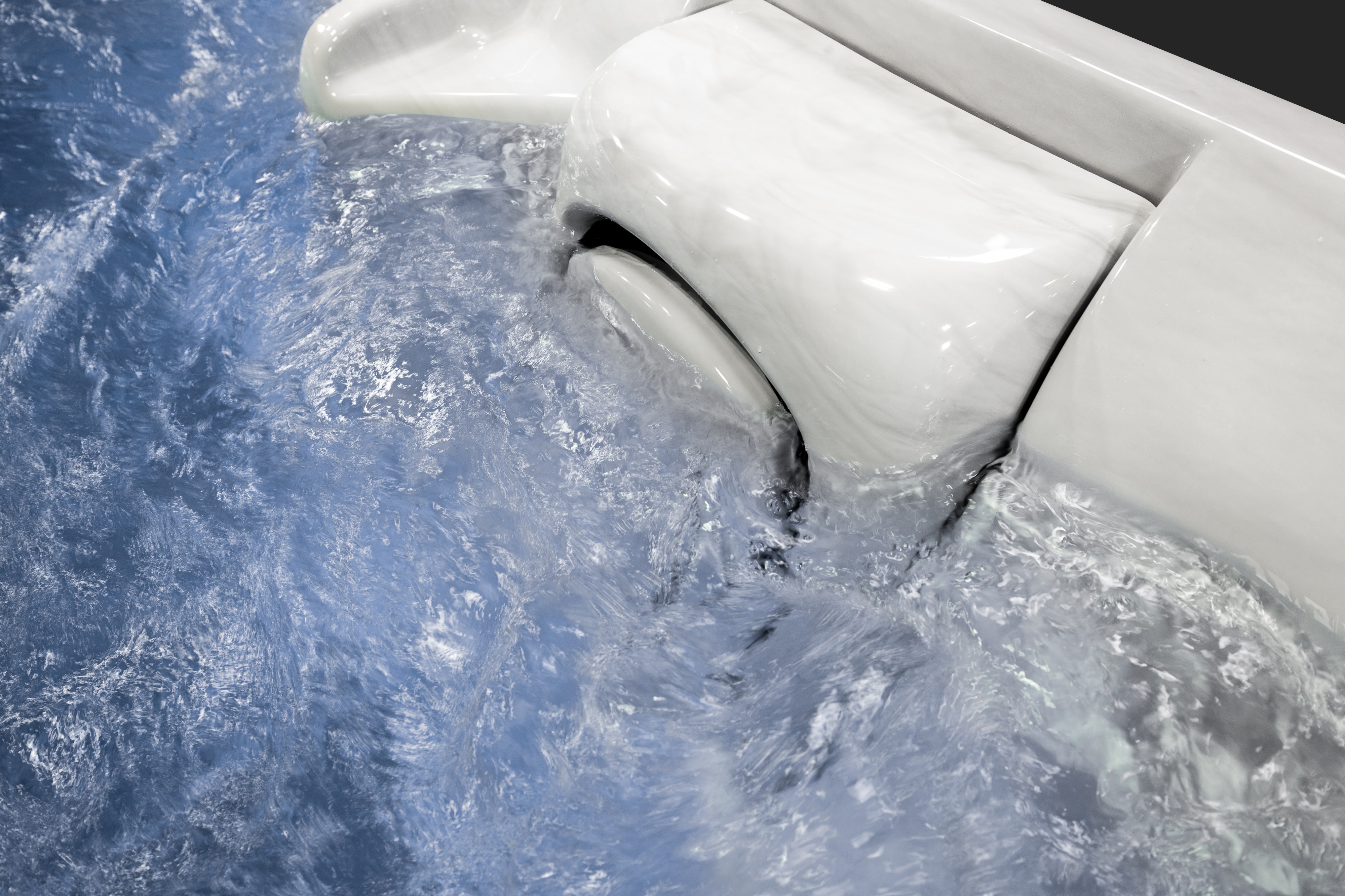 jacuzzi-swim-spa-j14-powerpro-filter-5000x3333-6b59b02f-f463-4f33-8e08-5284110e74ec.jpg