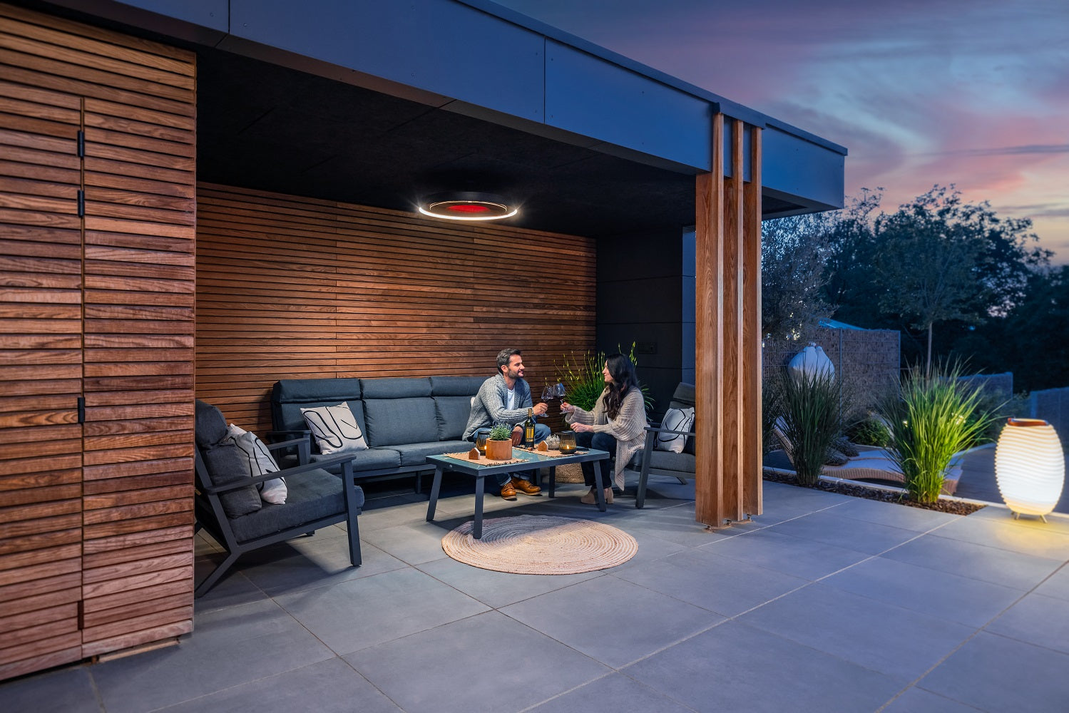 EclipseElectric-Patio_1_-8straightpole-bromic-hanolux.jpg