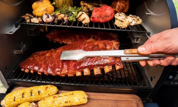 BBQ_Tongs_Lifestyle.jpg