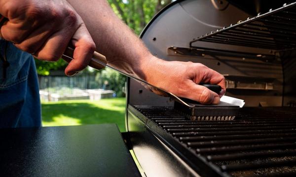 traeger-bbq-cleaning-brush-lifestyle-2.jpg