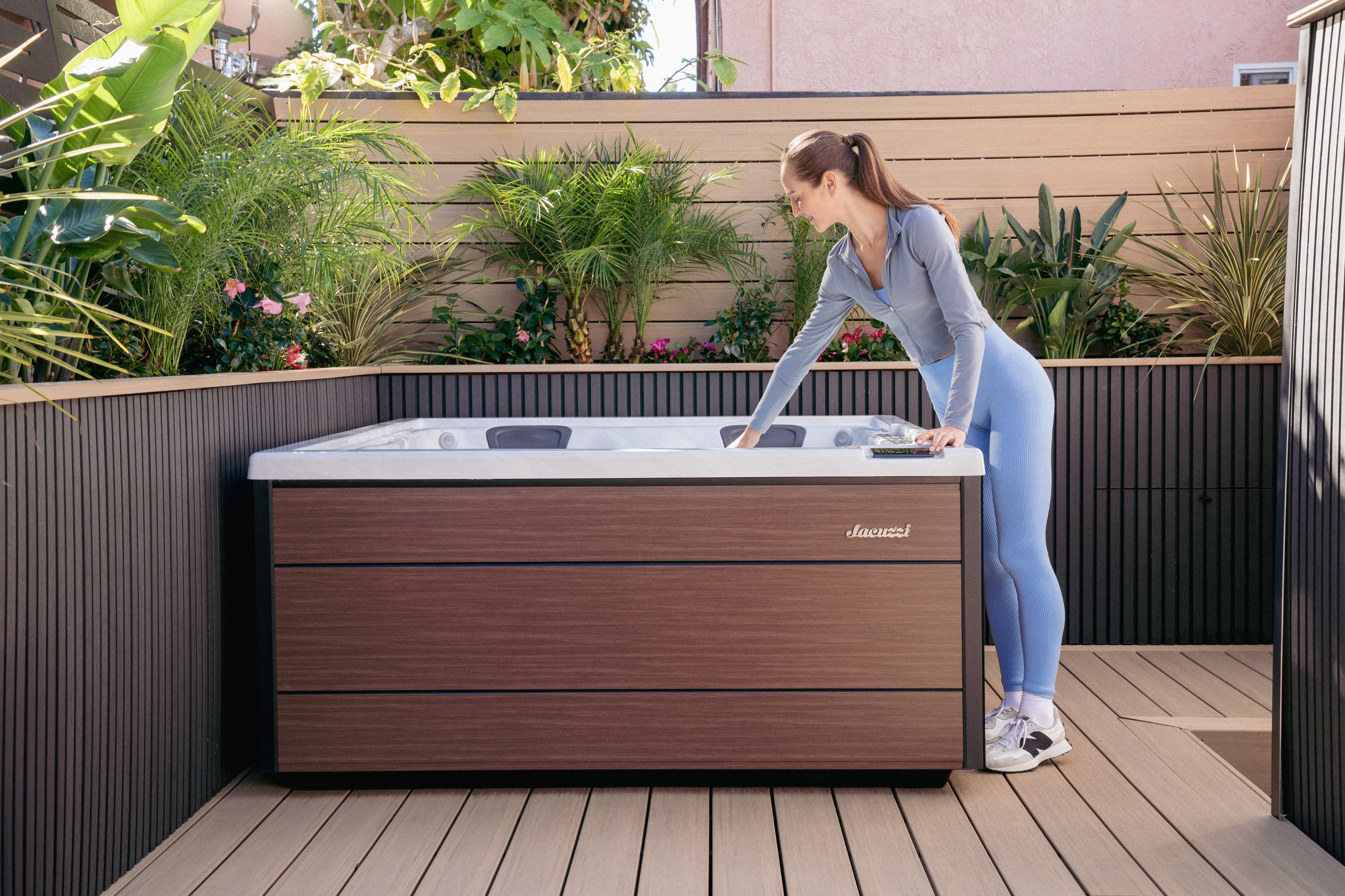Jacuzzi® J404L - 4